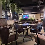 Freshsuites & Bar Hotel 3*