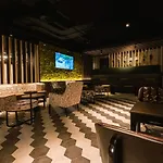 Freshsuites & Bar Hotel