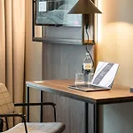 Hotel Freshsuites & Bar 3*