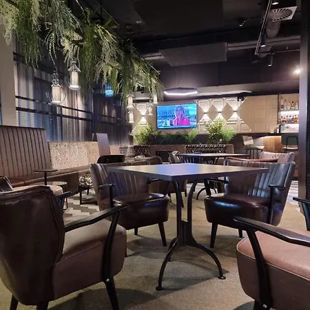 Freshsuites & Bar Hotel 3*