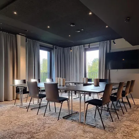 Hotel Freshsuites & Bar 3*