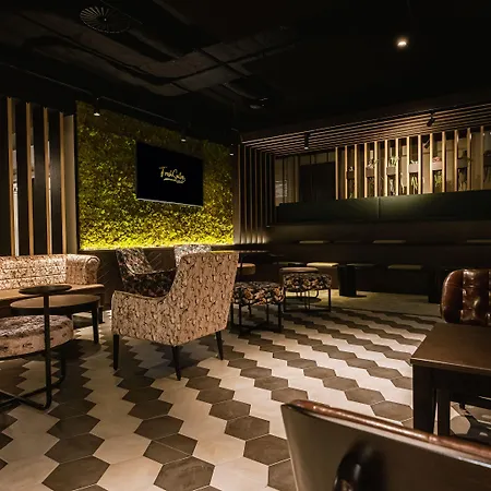 Freshsuites & Bar Hotel