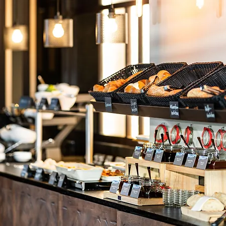 Freshsuites & Bar Hotel