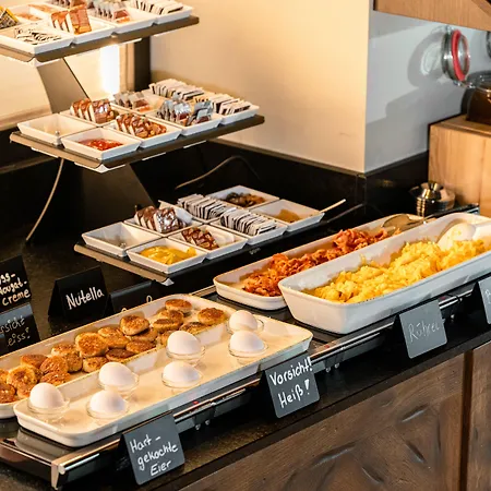 Freshsuites & Bar Hotell Dachau