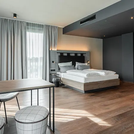 Hotel Freshsuites & Bar