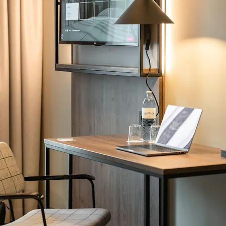 Hotel Freshsuites & Bar 3*