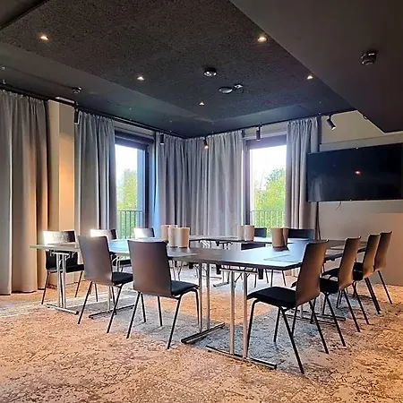 Freshsuites & Bar