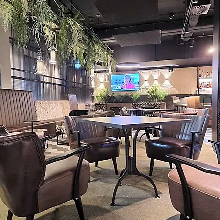 Hotel Freshsuites & Bar 3*