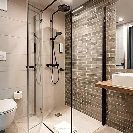 Hotel Freshsuites & Bar 3*