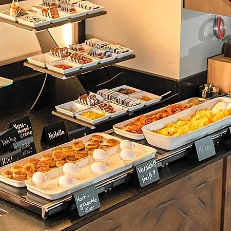 Freshsuites & Bar Hotel 3*