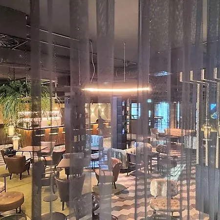 Freshsuites & Bar Hotel