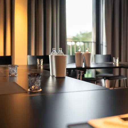 Freshsuites & Bar