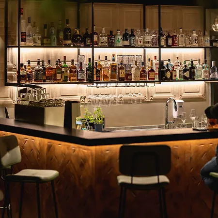 Hotel Freshsuites & Bar
