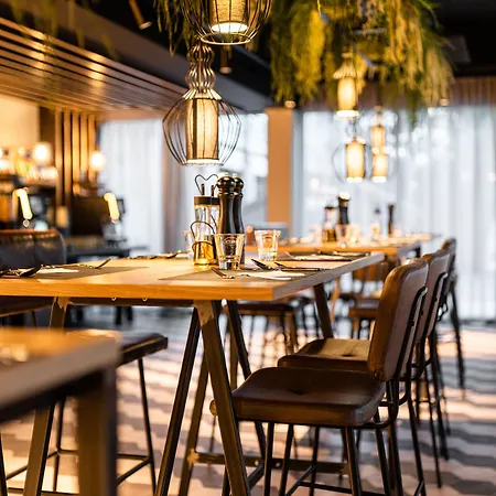 Freshsuites & Bar Hotel 3*
